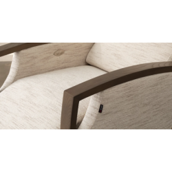 AMBER fotelis su ąžuolo porankiais