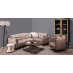 Elegantiškas fotelis su aukštomis kojelėmis