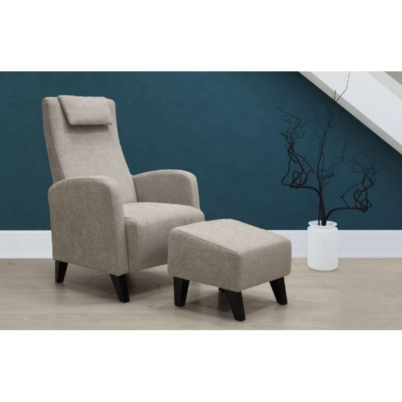 Klasikinis fotelis su pakoju – ilgaamžis