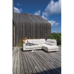Popus kampinė sofa su pakeliama atlošo sistema